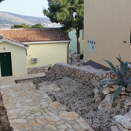 Rogoznica 3262b * Rogoznica (Sibenik-Knin)